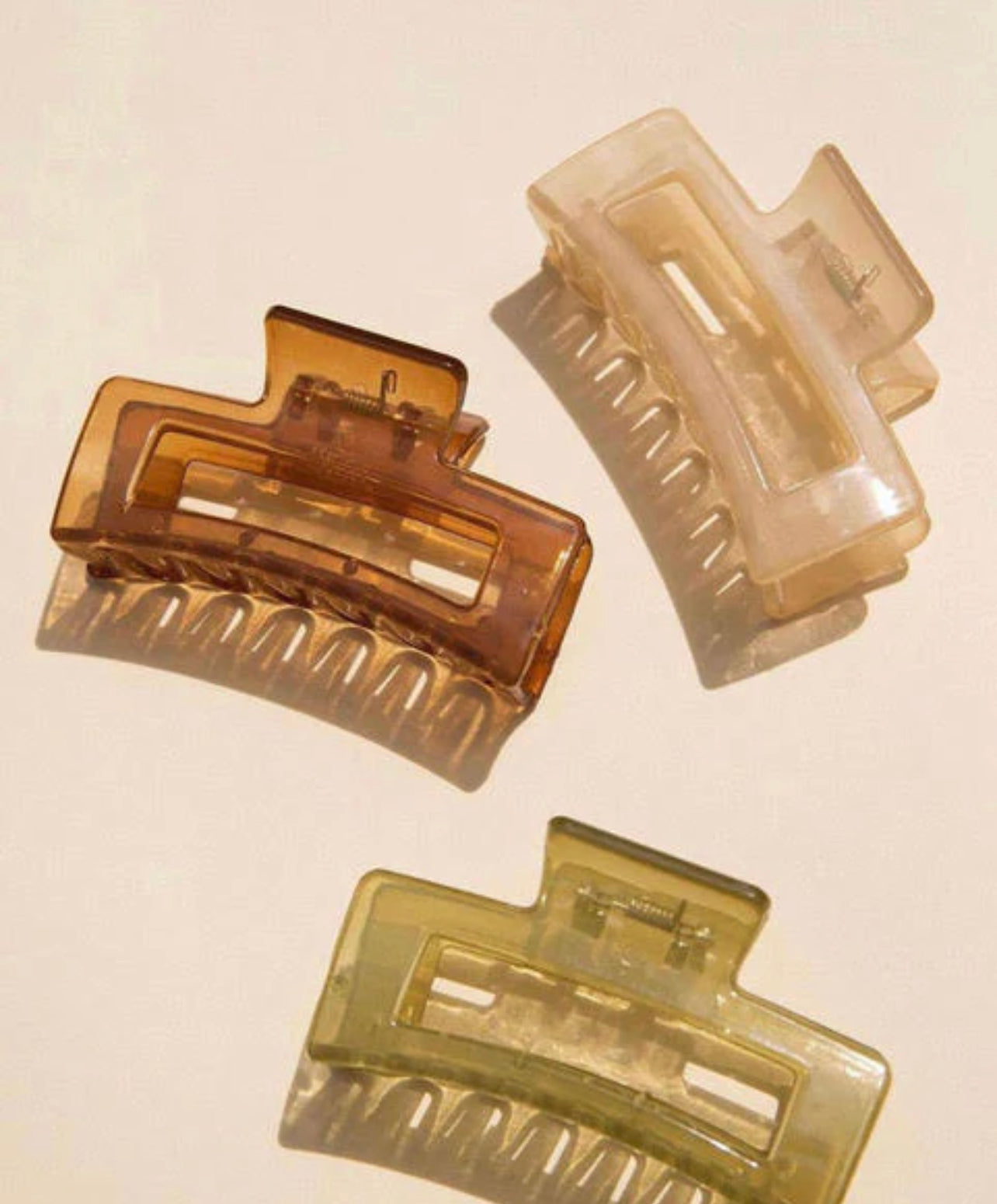 June Claw Clip Single